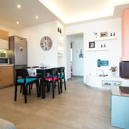 Viglaki House ميكري فيغلا